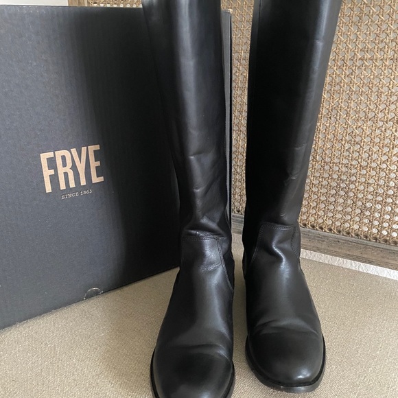 Frye Melissa Black Leather Button Back Zip Boots - Picture 3 of 8